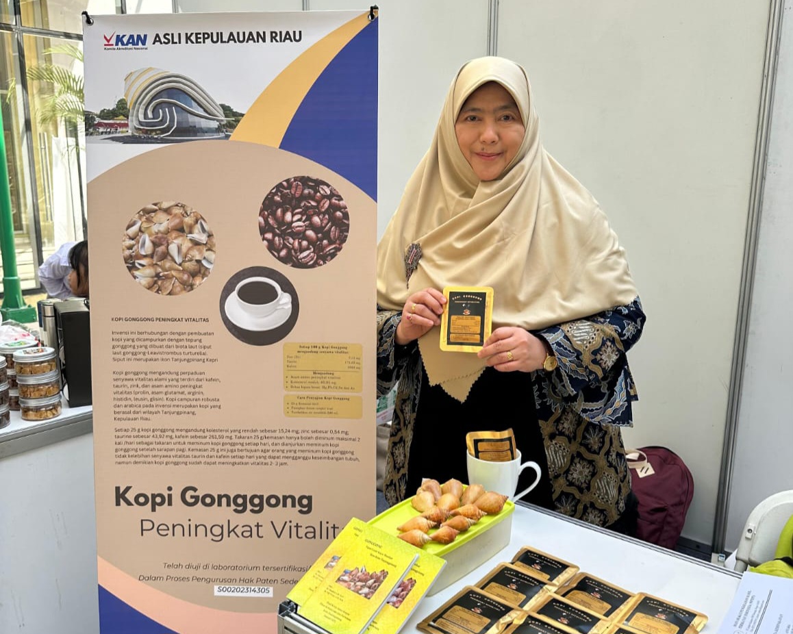 You are currently viewing Kopi Gonggong ala Inventor UMRAH Jadi Daya Tarik pada ajang Ruang Inovasi MPHPI di UNPAD