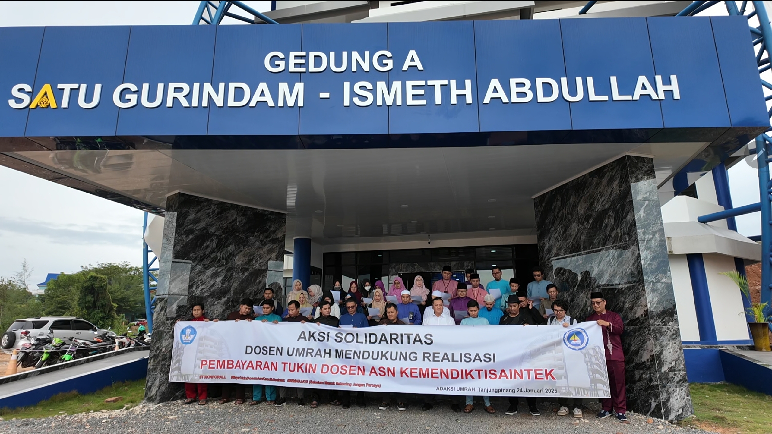 You are currently viewing Dosen ASN UMRAH Gelar Aksi Solidaritas Dukung Realisasi Pembayaran Tukin