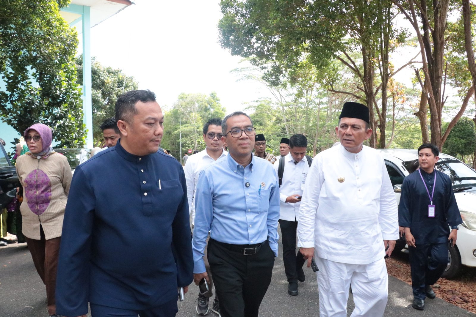 You are currently viewing Mendiktisaintek Tinjau Pelaksanaan UTBK-SNBT di Kampus UMRAH, Tanpa Ganggu Konsentrasi Peserta